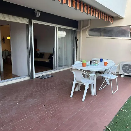 T2 6 Couchages Avec Jardin Prive Et Terrasse Au Grau-du-roi, A Deux Pas De La - Fr-1-250-223 *