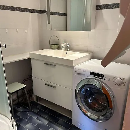 T2 6 Couchages Avec Jardin Prive Et Terrasse Au Grau-du-roi, A Deux Pas De La - Fr-1-250-223 Apartment